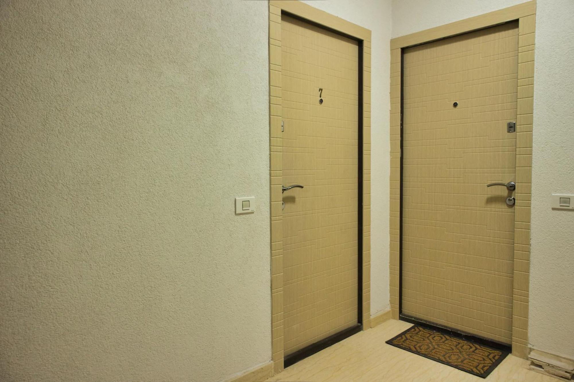 Cozy Flowers Studio - Fast Wi-Fi & Washer-Dryer Brasov Bagian luar foto